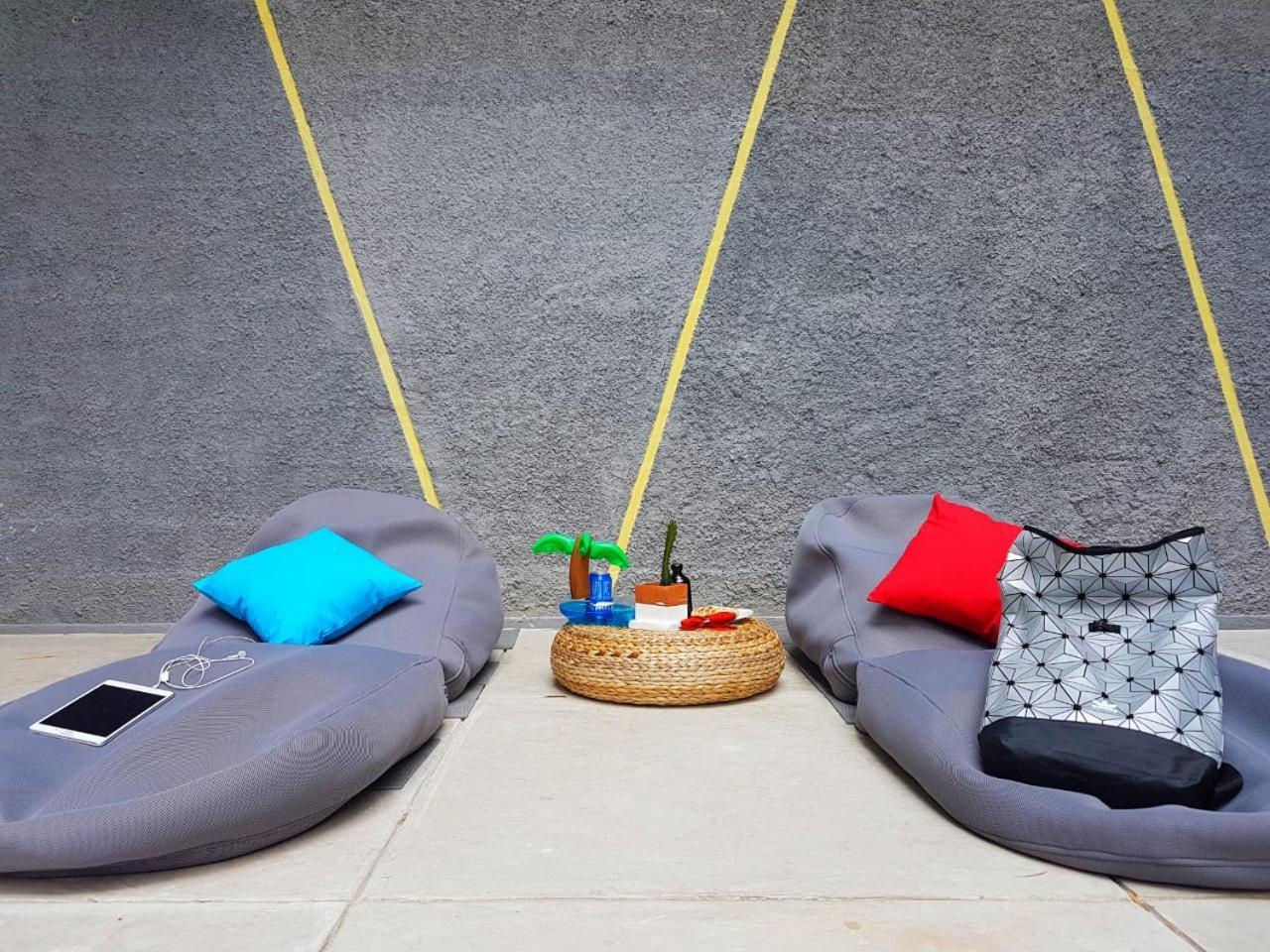 Nomad Hostel Kemang Jacarta Exterior foto